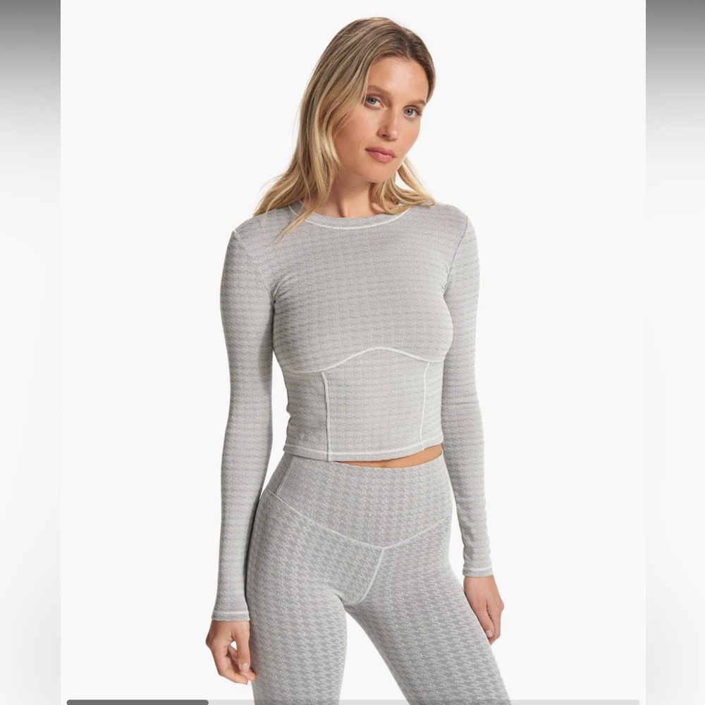 VUORI, LONG-SLEEVE TEXTURED CHILLED OUT TOP
